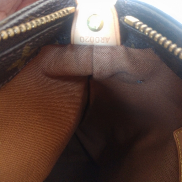 Louis Vuitton Cabas Mezzo - Picture 12 of 12